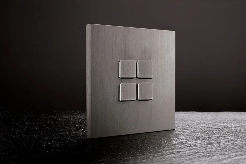 Commandes Alphaplate intégrées dans une surface architecturale raffinée