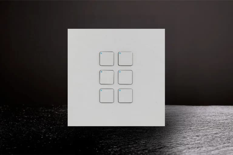 Détail d’une interface Alphaplate usinée avec précision