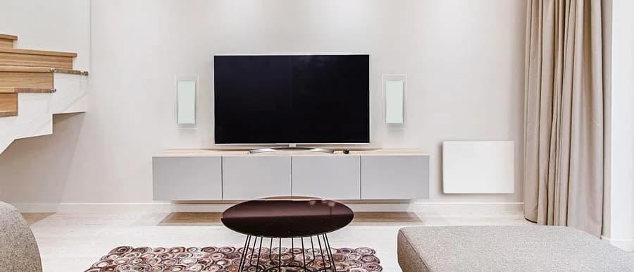 Waterfall Flex200 et Elora Evo intégrés dans un salon contemporain